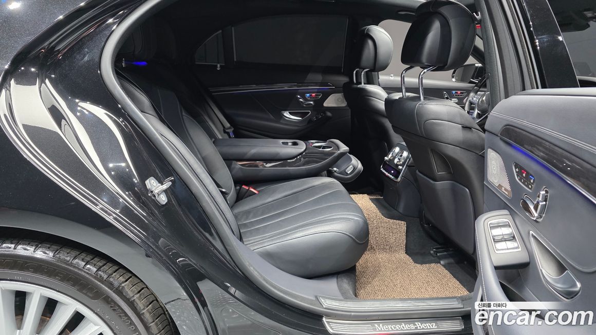 Mercedes-Benz S-Class 2020