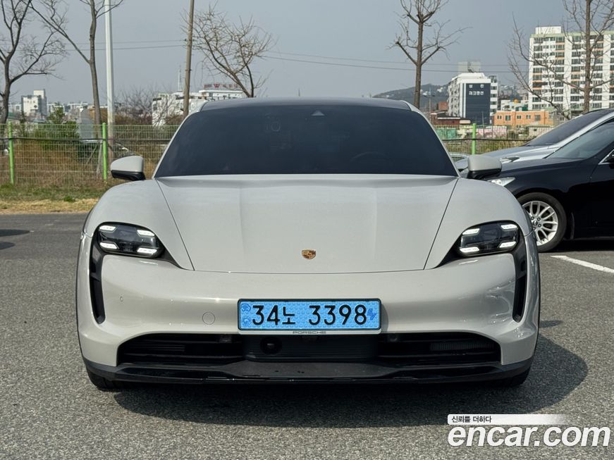 Porsche Taycan 2024