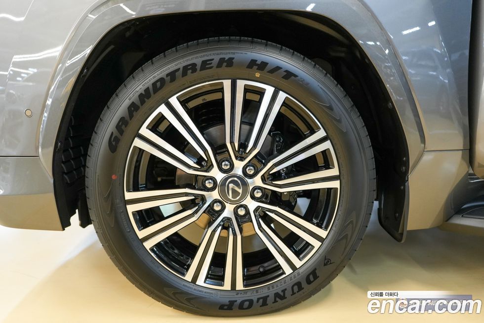 Lexus LX 2025