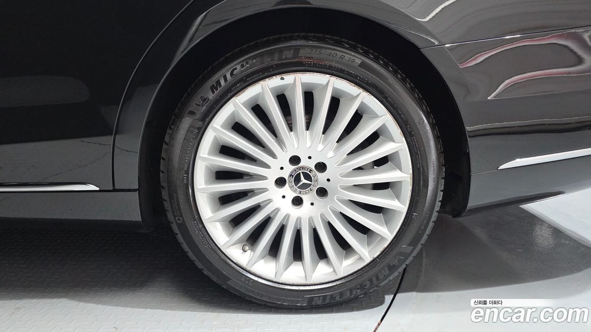 Mercedes-Benz S-Class 2020