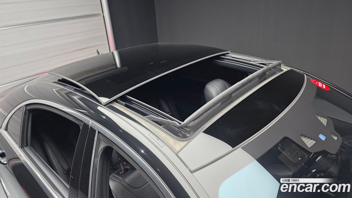 Mercedes-Benz S-Class 2020