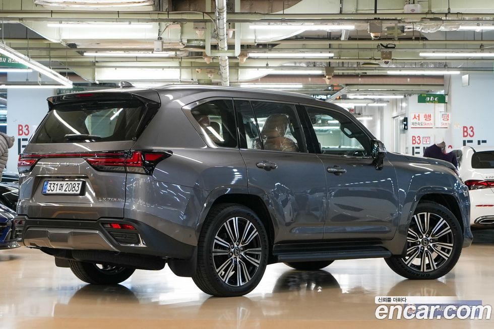 Lexus LX 2025