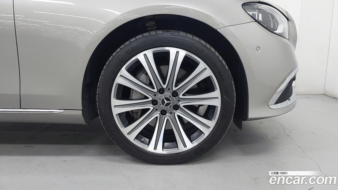 Mercedes-Benz E-Class 2023