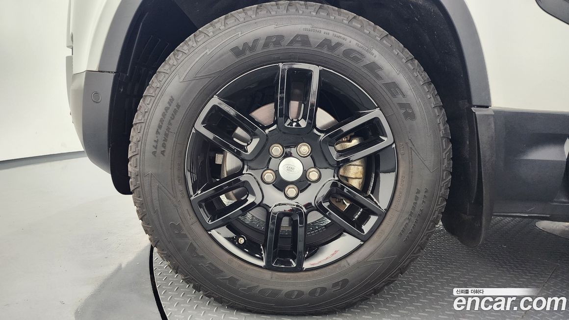 Land Rover Defender 2020