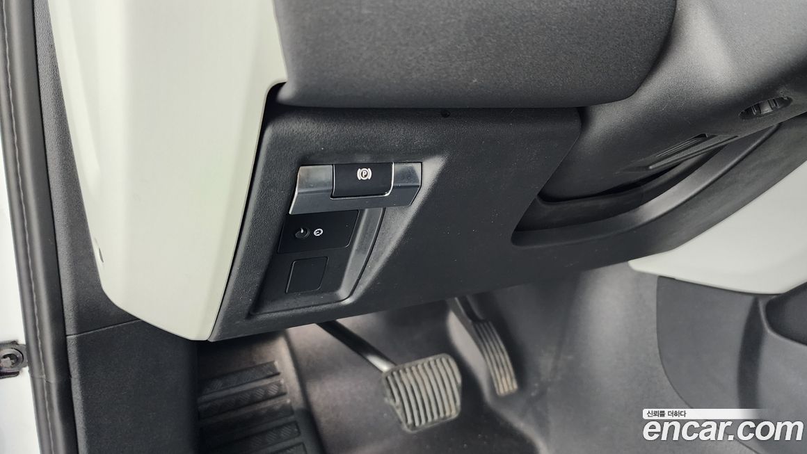 Land Rover Defender 2020