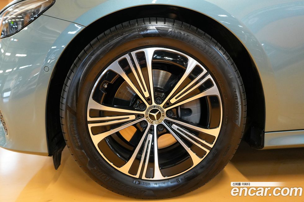 Mercedes-Benz E-Class 2025