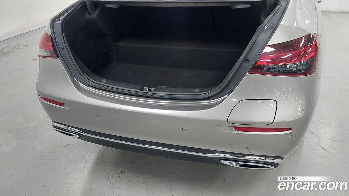 Mercedes-Benz E-Class 2023