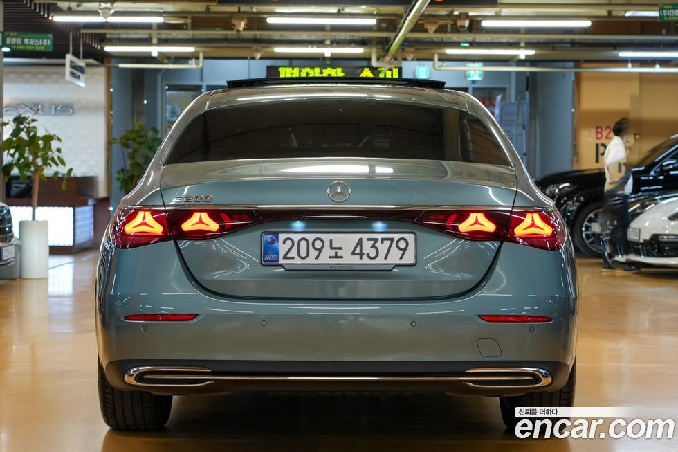 Mercedes-Benz E-Class 2025