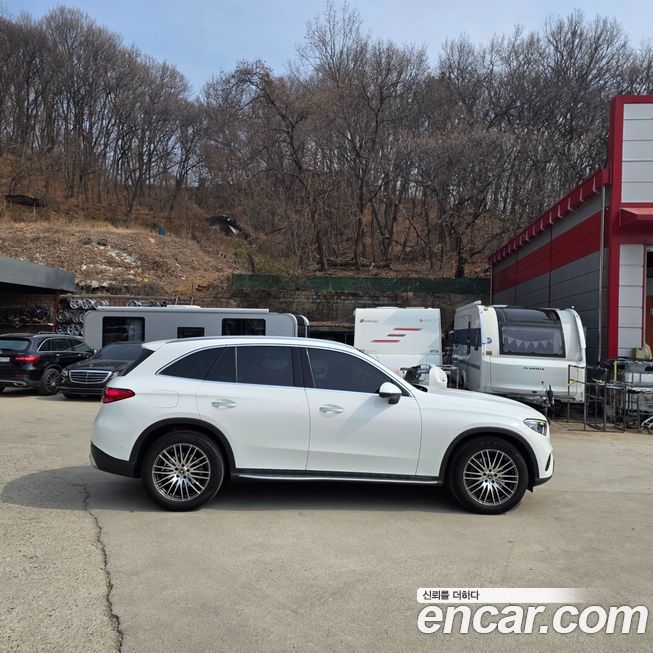 Mercedes-Benz GLC-Class 2023