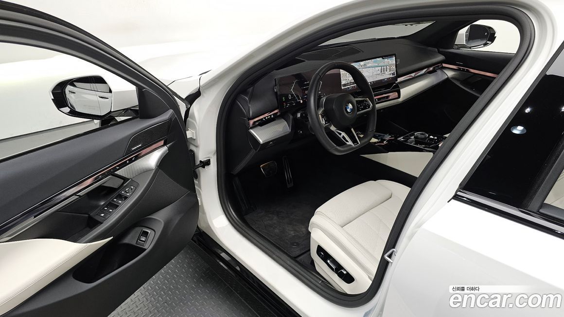 BMW 5-Series 2025