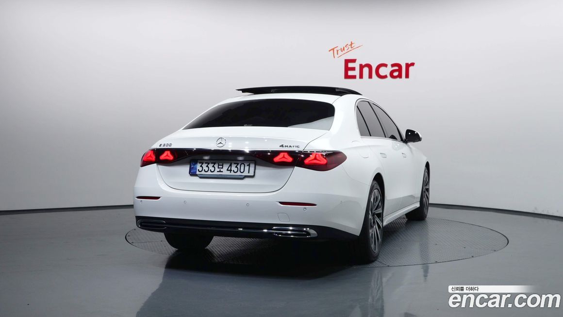 Mercedes-Benz E-Class 2024