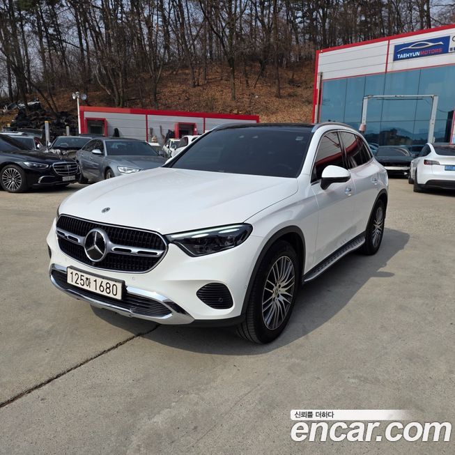 Mercedes-Benz GLC-Class 2023