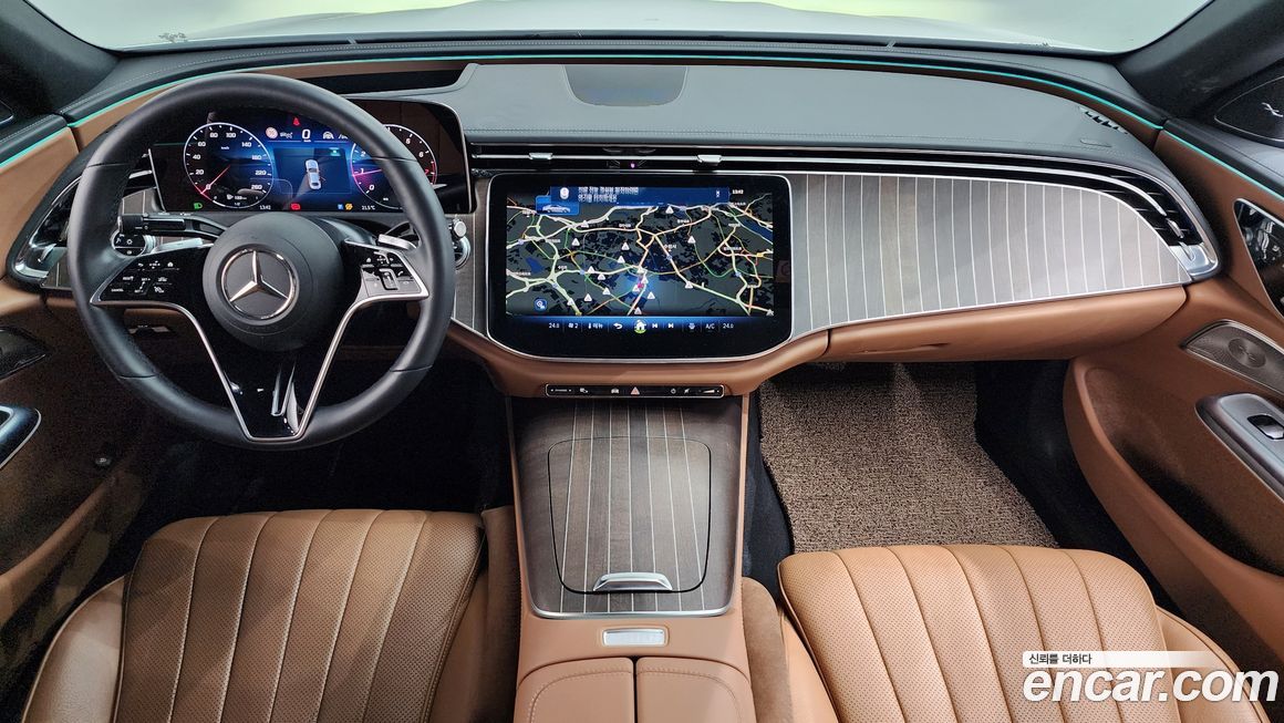Mercedes-Benz E-Class 2024