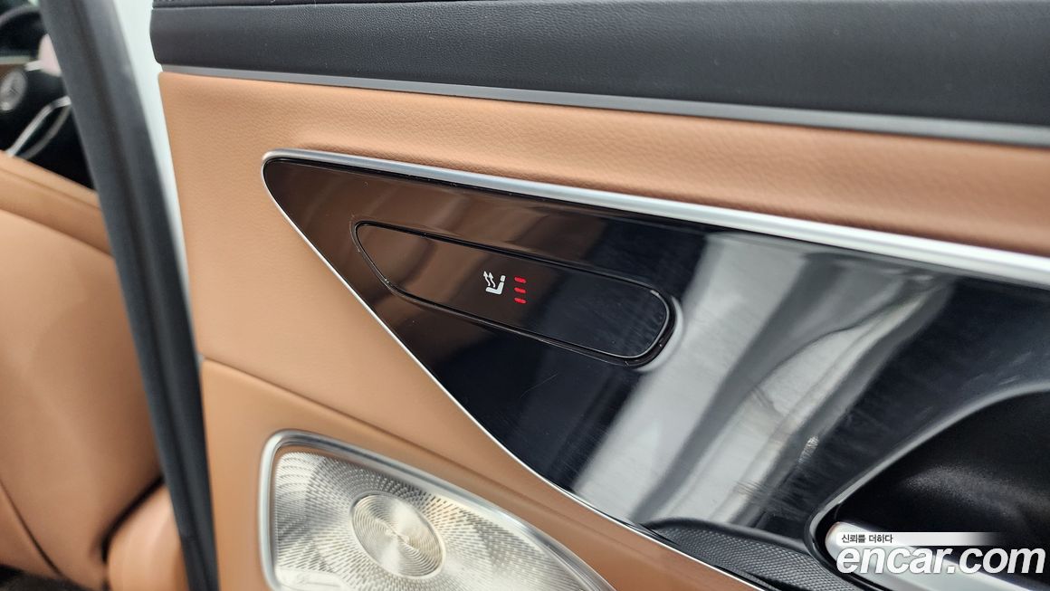 Mercedes-Benz E-Class 2024