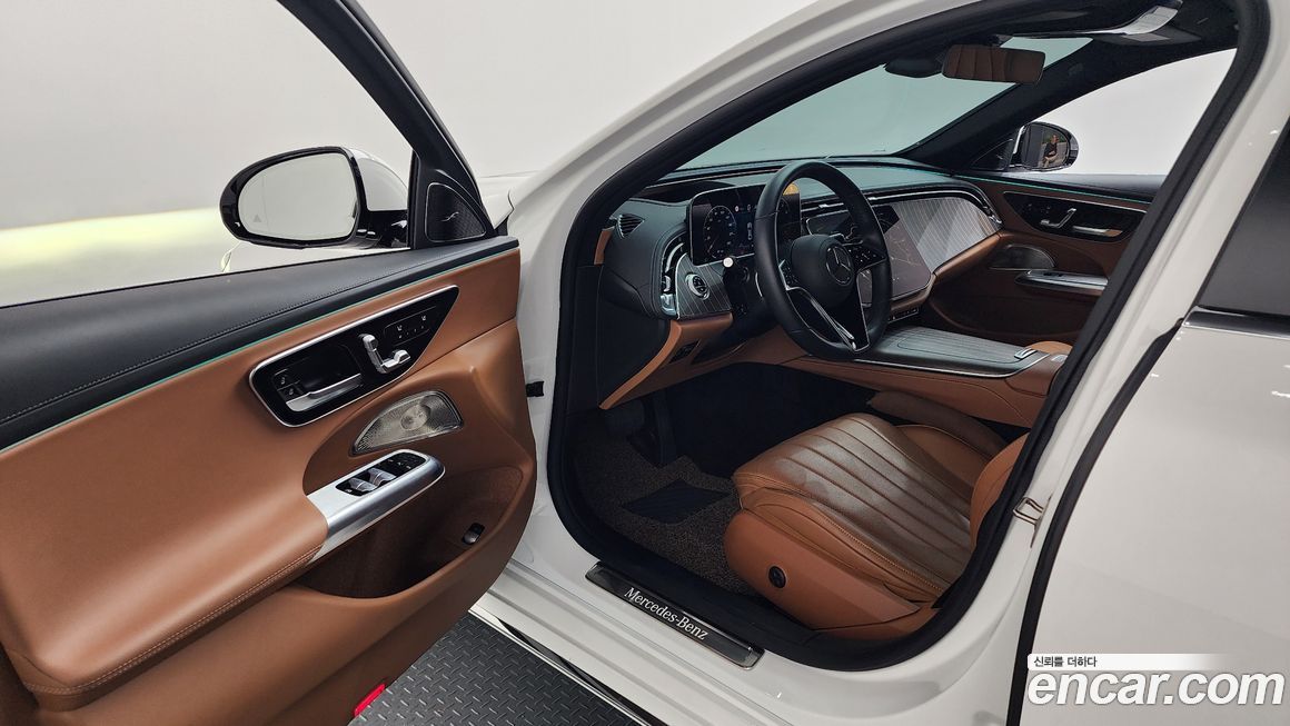 Mercedes-Benz E-Class 2024