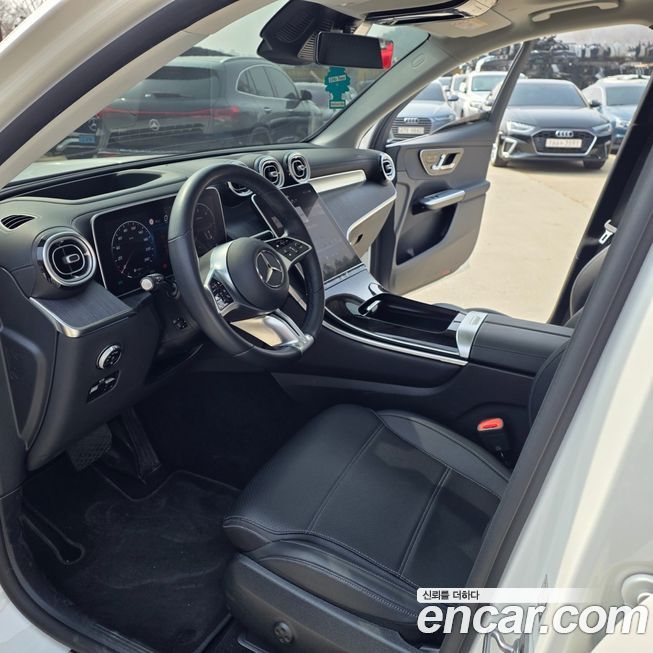 Mercedes-Benz GLC-Class 2023