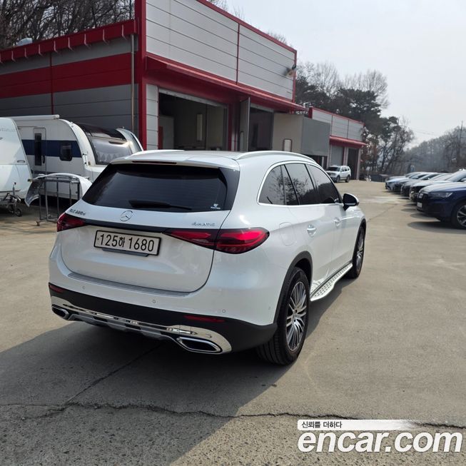 Mercedes-Benz GLC-Class 2023