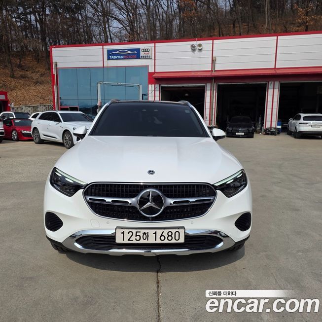 Mercedes-Benz GLC-Class 2023