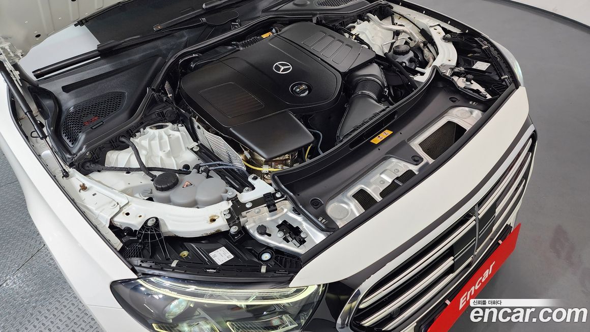 Mercedes-Benz E-Class 2024