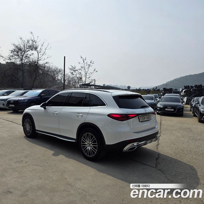 Mercedes-Benz GLC-Class 2023