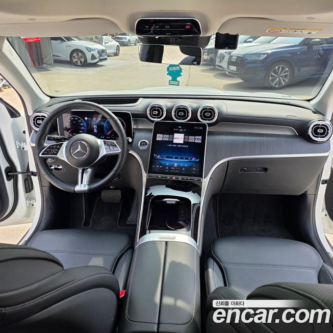 Mercedes-Benz GLC-Class 2023