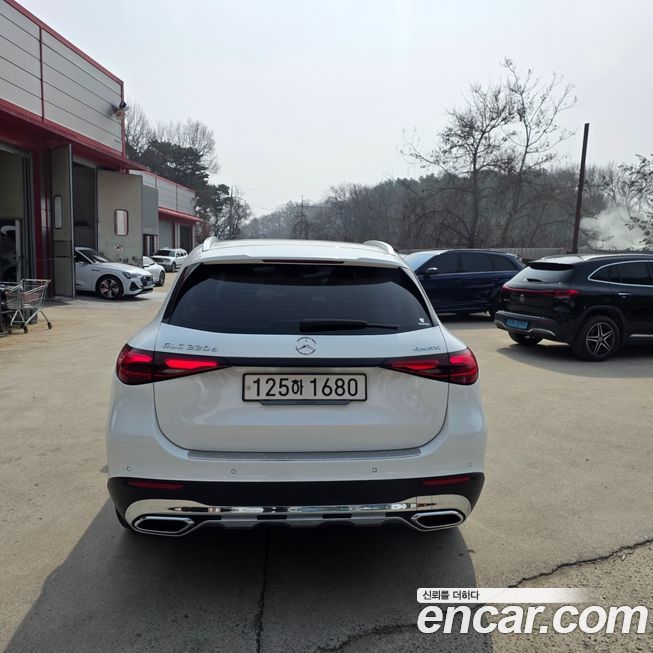 Mercedes-Benz GLC-Class 2023