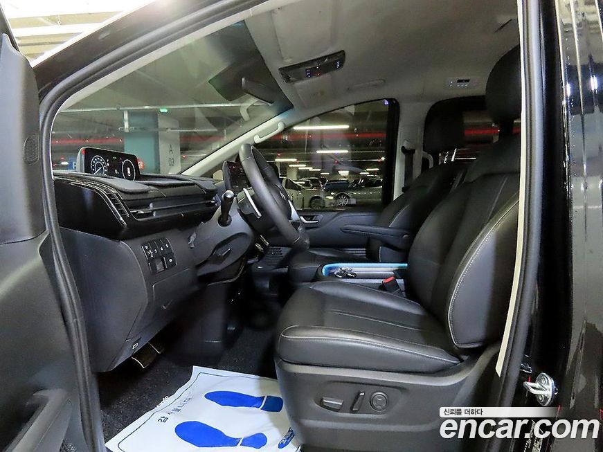 Hyundai Staria 2025