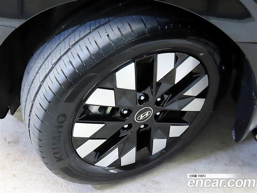 Hyundai Staria 2025