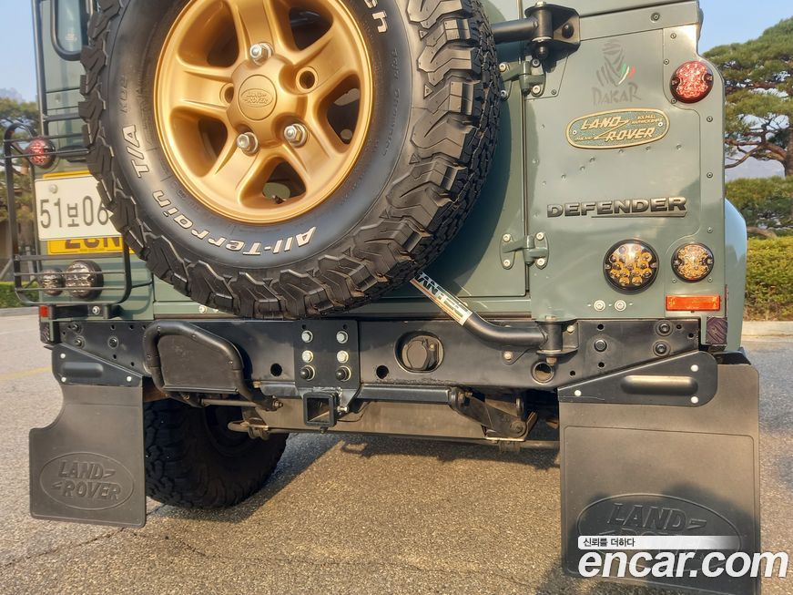 Land Rover Defender 2010