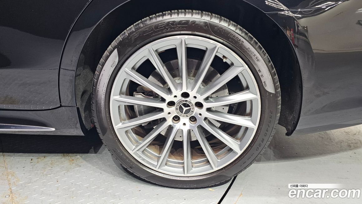 Mercedes-Benz S-Class 2022