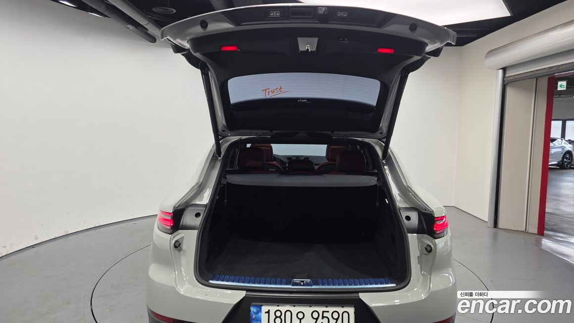 Porsche Cayenne 2023