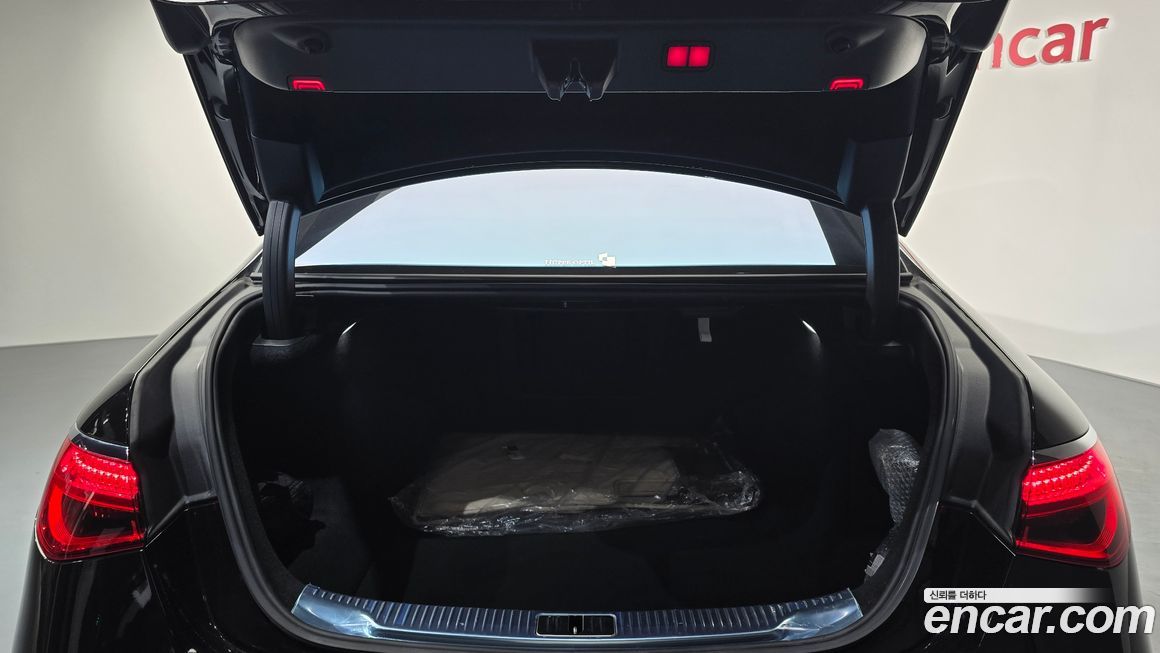 Mercedes-Benz S-Class 2022