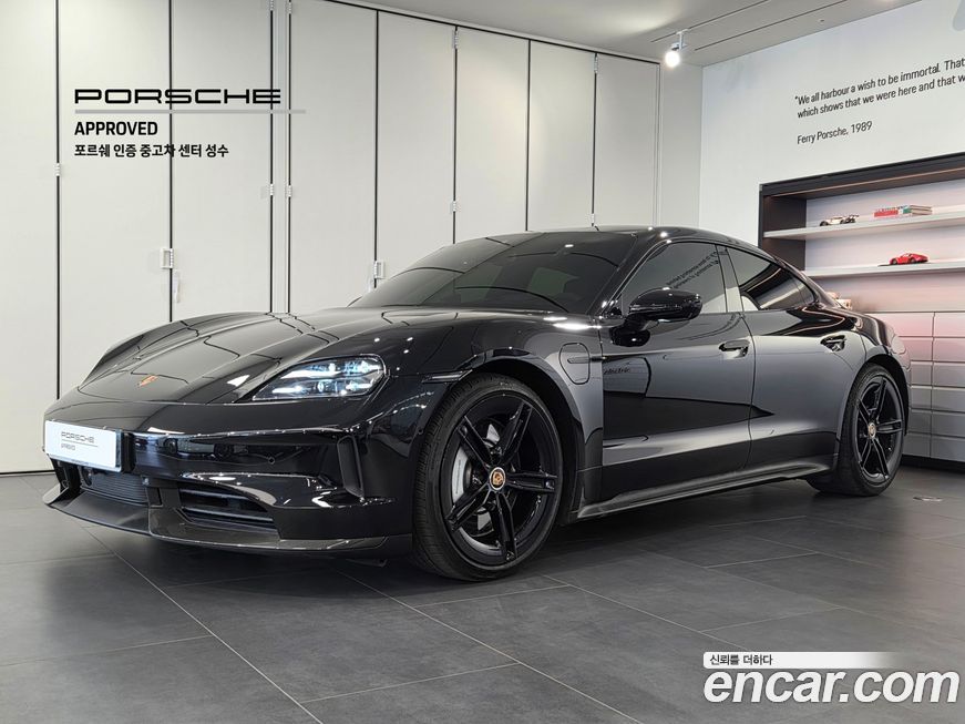 Porsche Taycan 2025