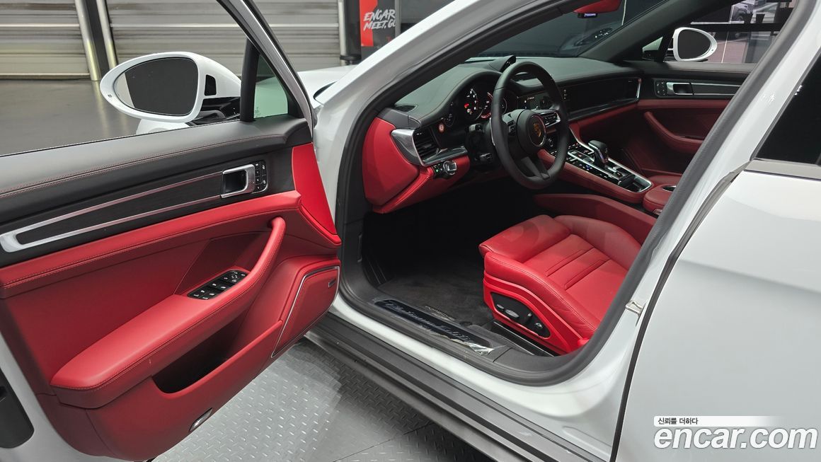 Porsche Panamera 2023