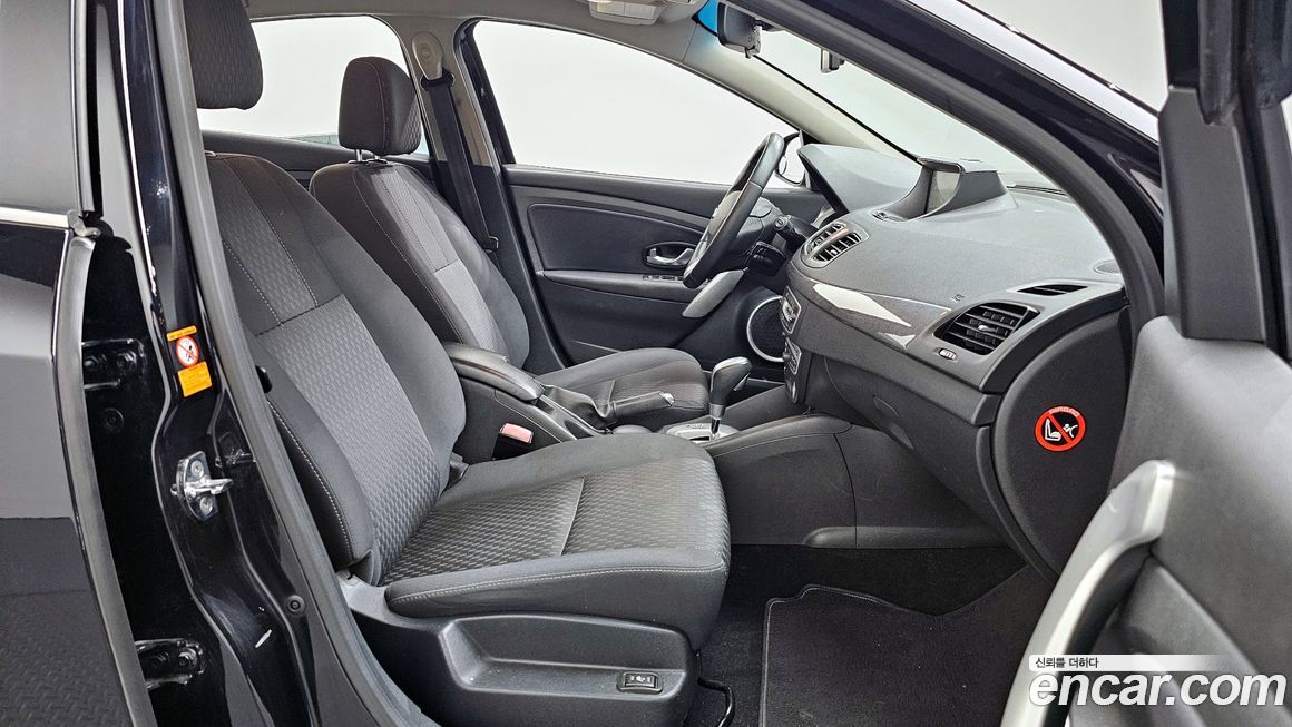 Renault-KoreaSamsung SM3 2011