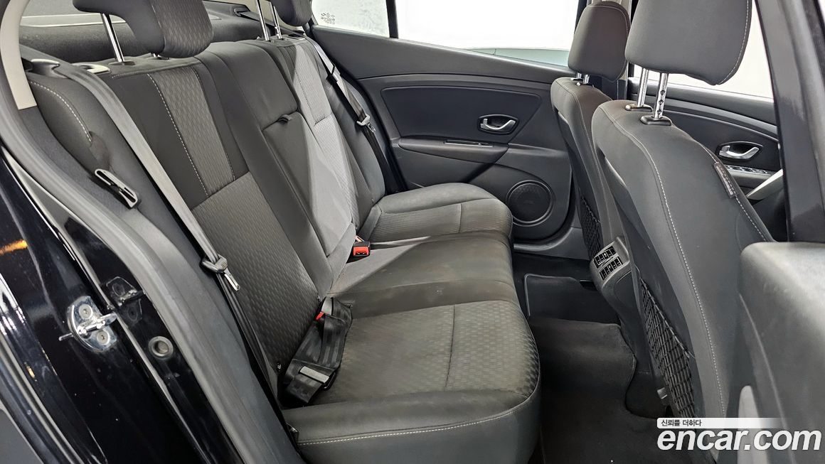 Renault-KoreaSamsung SM3 2011