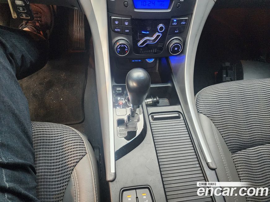 Hyundai Sonata 2010