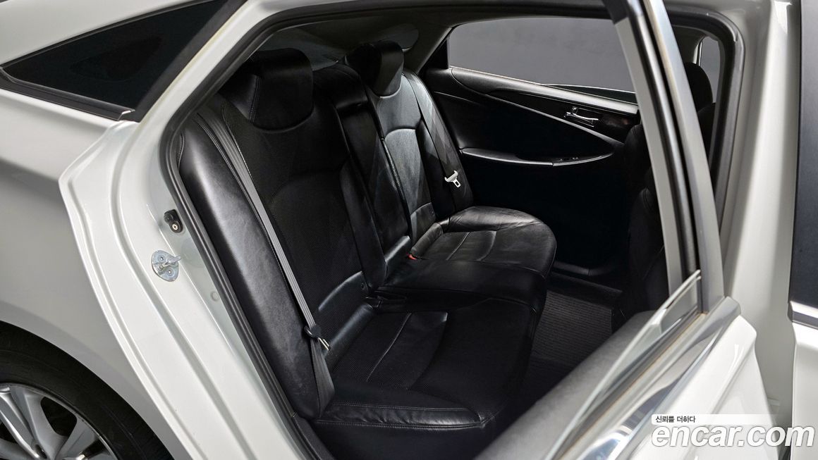 Hyundai Sonata 2011