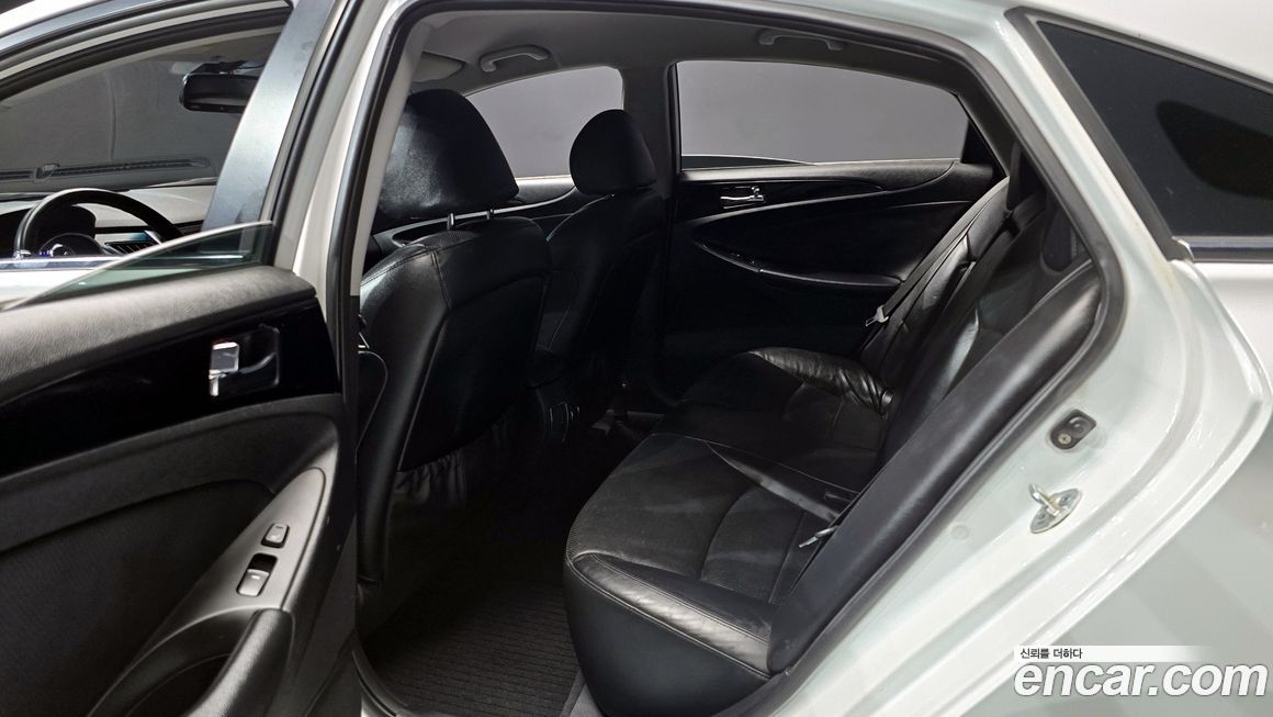 Hyundai Sonata 2011