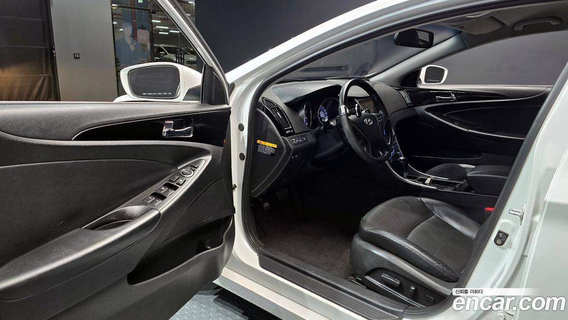 Hyundai Sonata 2011