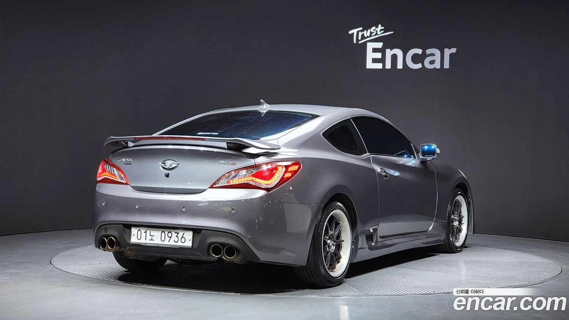 Hyundai Genesis 2011