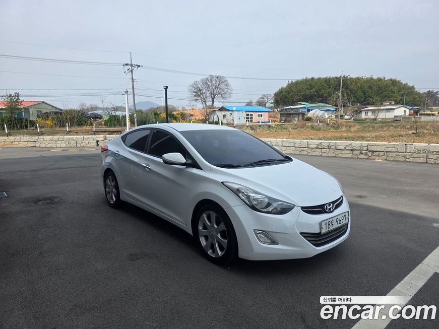 Hyundai AVANTE 2011