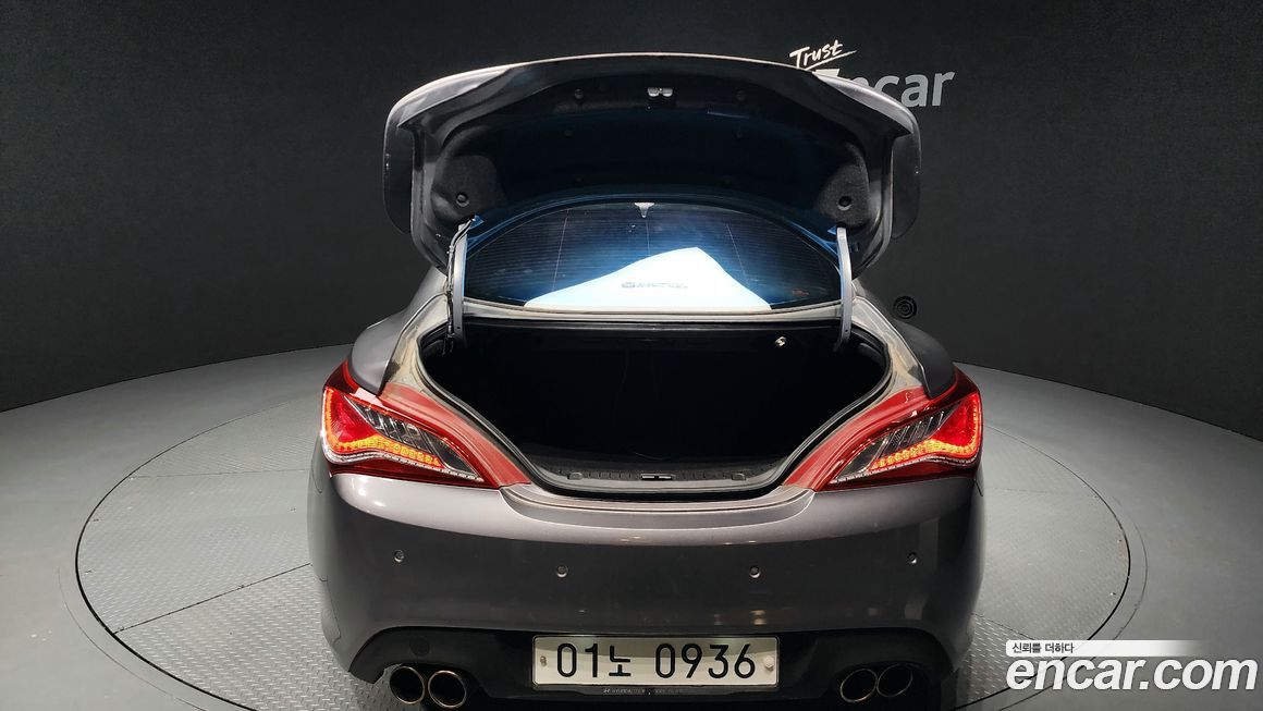 Hyundai Genesis 2011