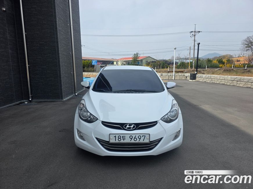 Hyundai AVANTE 2011
