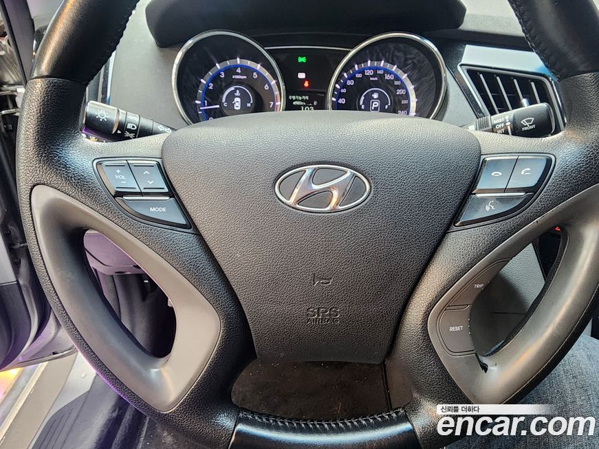 Hyundai Sonata 2010