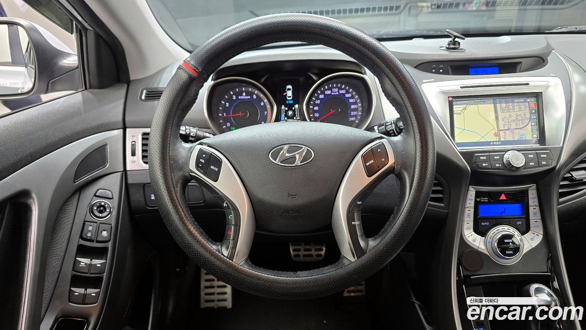 Hyundai AVANTE 2012