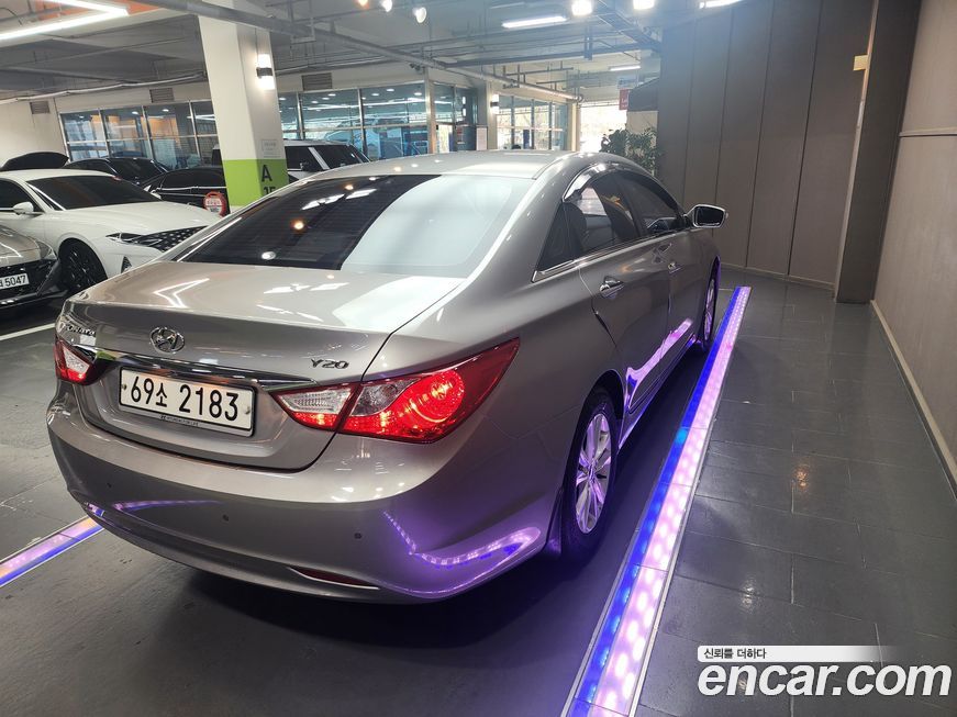 Hyundai Sonata 2010