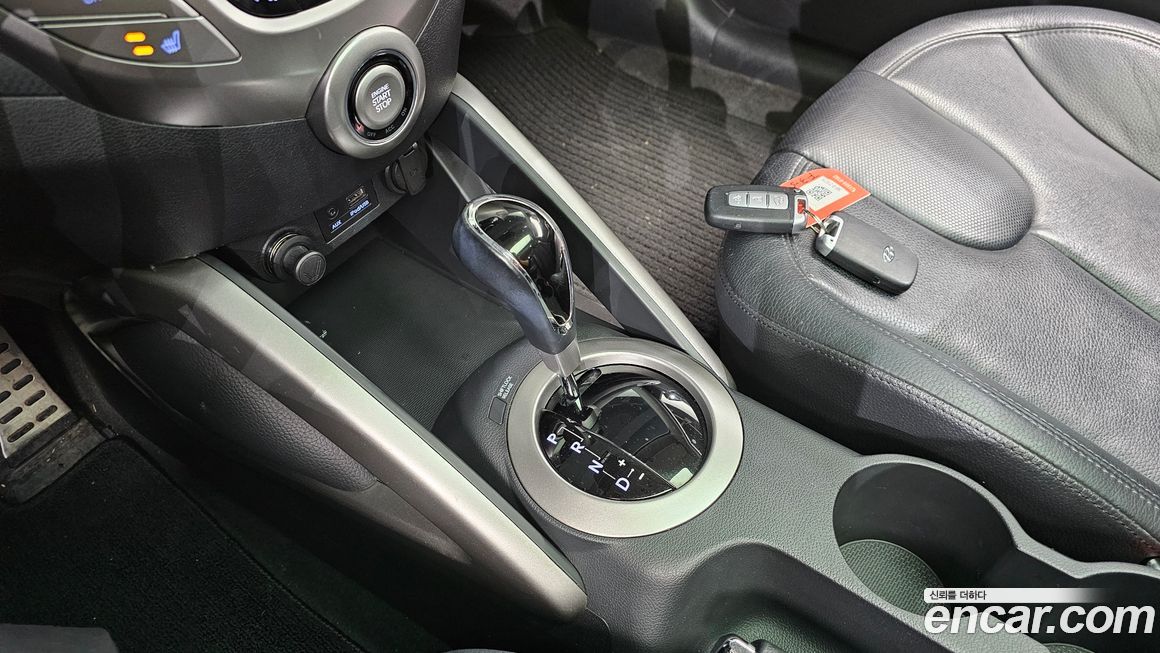 Hyundai Veloster 2012