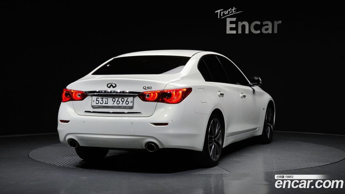 Infiniti Q50 2015
