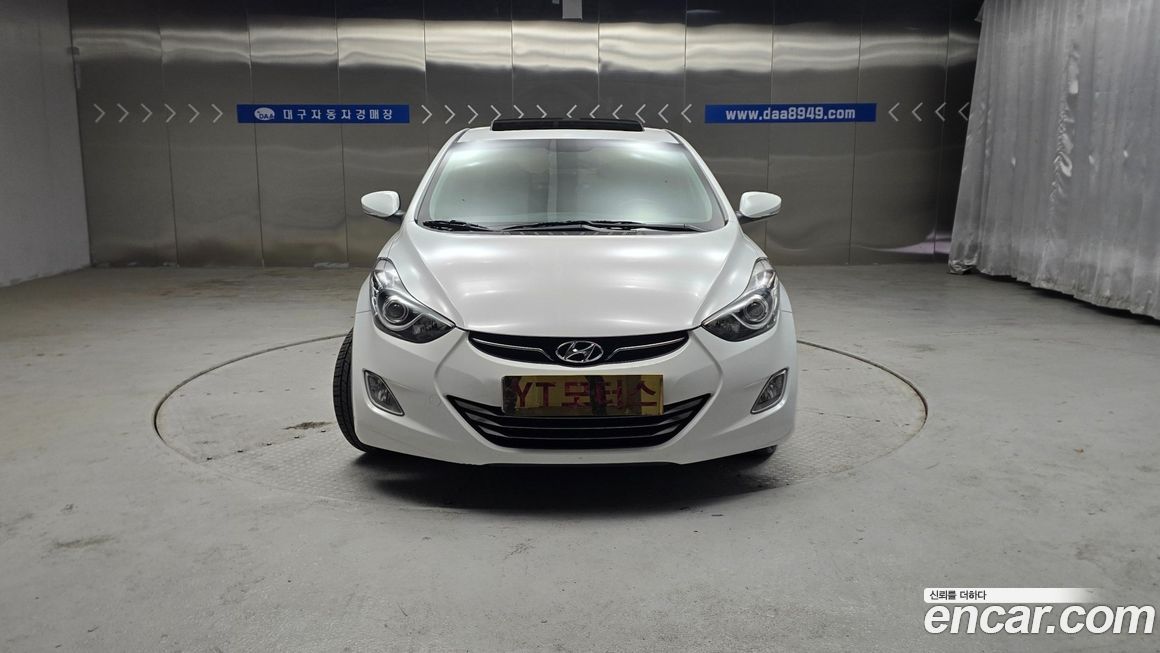 Hyundai AVANTE 2011